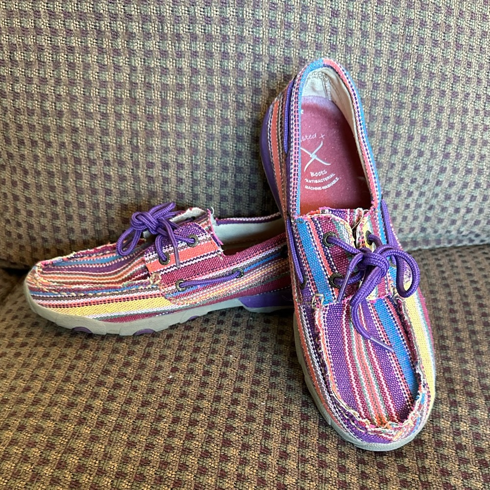 TWISTED X. Mocs.  FUN, FUN, FUN  SHOES!  Sz 9. Purple base, bright colors.